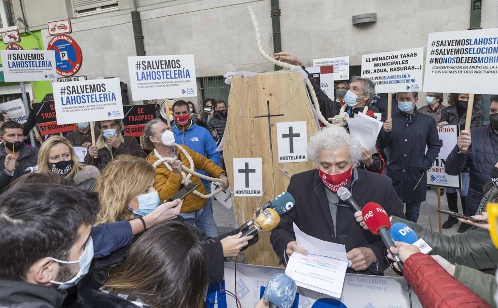 Ángel Cuevas, el irreductible hostelero