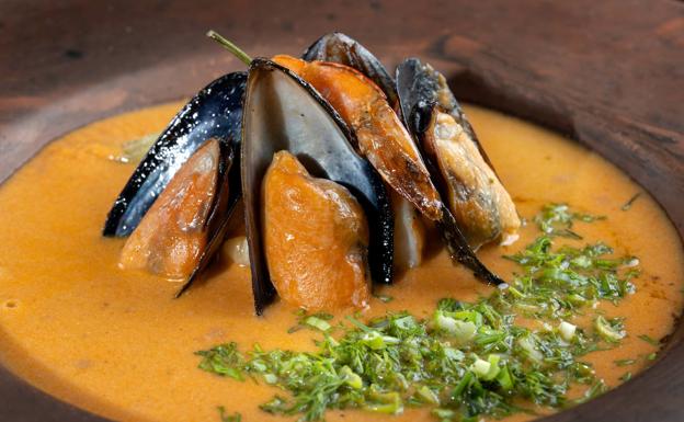 Hoy preparamos crema de calabaza y mejillones