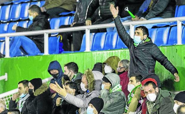 El Racing ofrece a sus abonados entradas al 50% para el partido ante el Racing de Ferrol