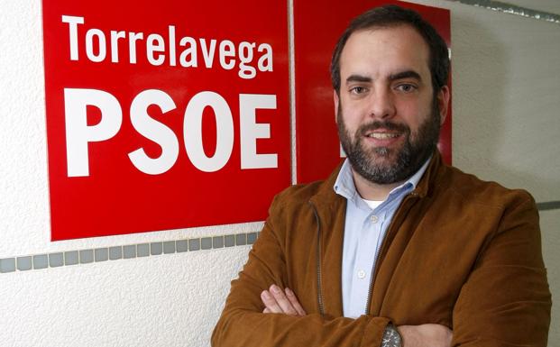 Oyarbide aspira a liderar el PSOE de Torrelavega y denuncia afiliaciones irregulares