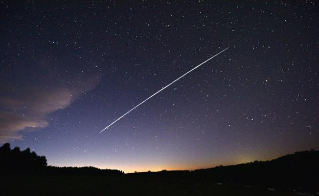 Un satélite desintegrado ilumina la noche de Cantabria