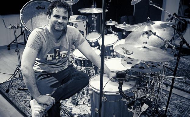 Chus Gancedo publica su propio método de formación de batería, 'Vasos comunicantes'