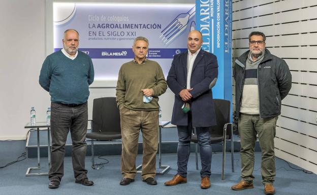 Las macrogranjas «son la principal fuerza destructiva de la ganadería familiar»