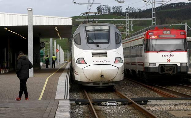 Una moción para la mejora del tren de Cercanías separa a PRC y PSOE en Torrelavega