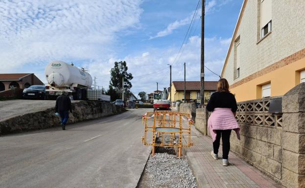 Camargo renueva la red de abastecimiento de la calle Los Coteros