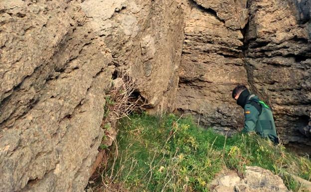 El Greim rescata a un joven caído en un acantilado de Isla