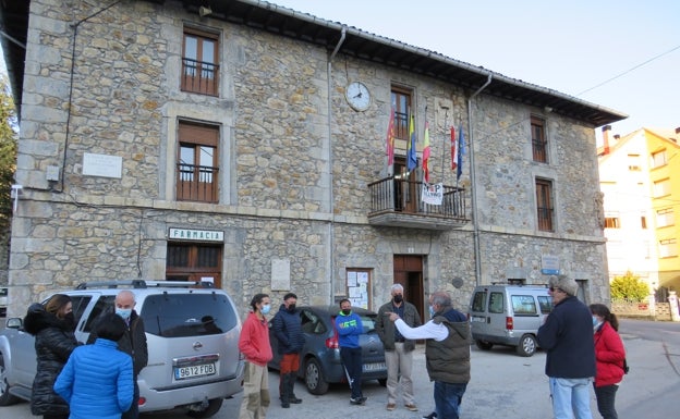 La Plataforma Vecinal de Arredondo niega que convocara la manifestación en la que se pidió la dimisión del alcalde