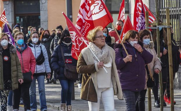 Las trabajadoras de las conserveras se concentrarán a las puertas de los supermercados