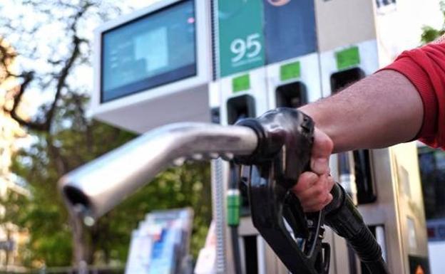 Cómo ahorrar en el consumo de gasolina cuando su precio alcanza su máximo histórico