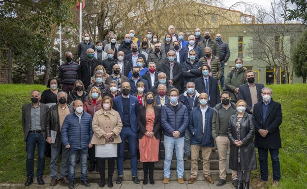 Los alcaldes dicen sí, con matices, a la comarcalización para Cantabria