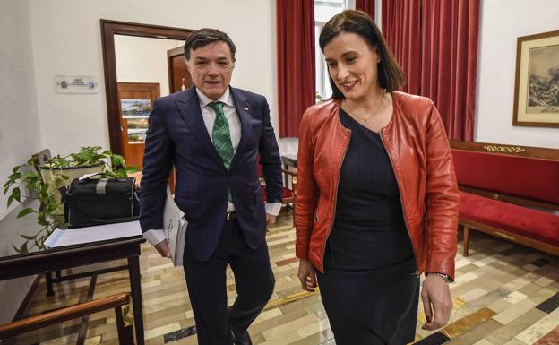 Vox presenta una enmienda a la totalidad de los Presupuestos y presiona a la alcaldesa