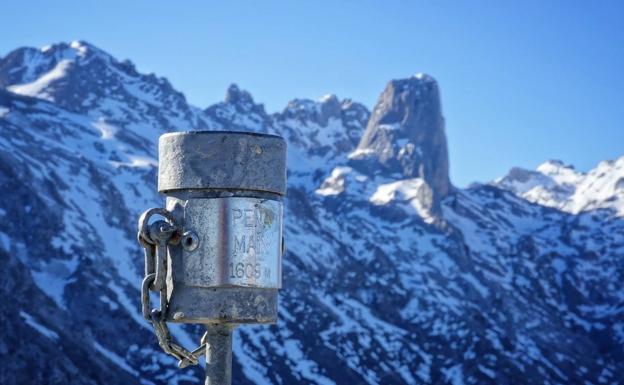 Ruta a Peña Maín, una gran montaña con muchas cimas en las tripas de Picos de Europa