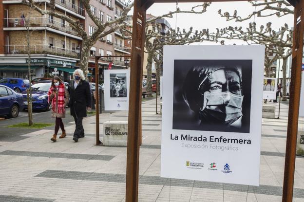 Una exposición visibiliza el trabajo de la enfermería