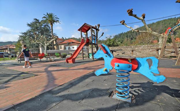 Cabezón restaurará todos sus parques infantiles