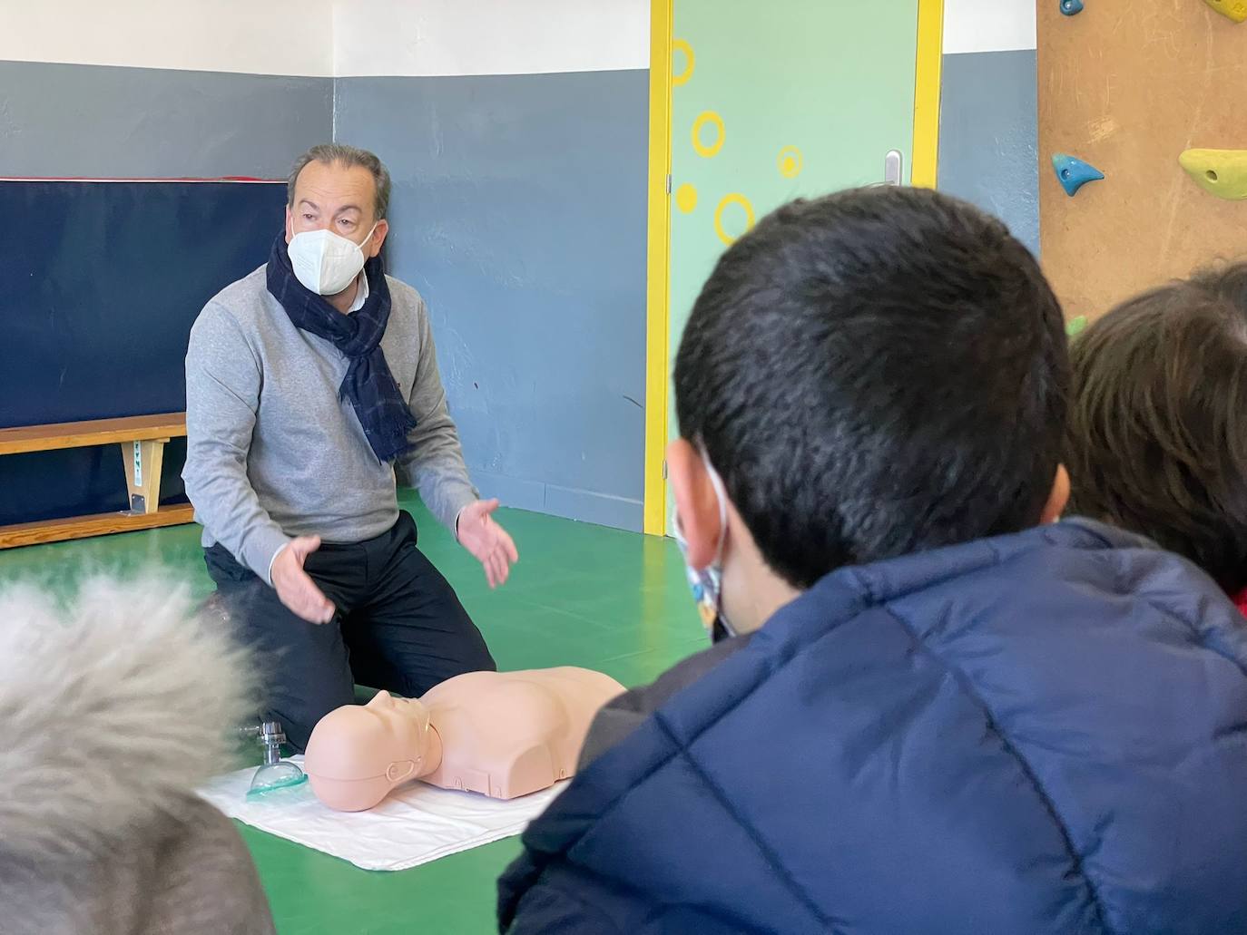 Astillero ofrece cursos de primeros auxilios durante las fiestas de San José