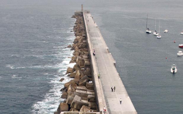 El Gobierno destina 5,3 millones a la segunda fase del refuerzo del rompeolas de Castro