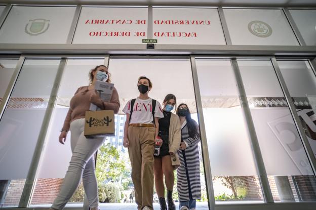 El intercambio en la UC recobra cifras precovid, con más de 400 alumnos