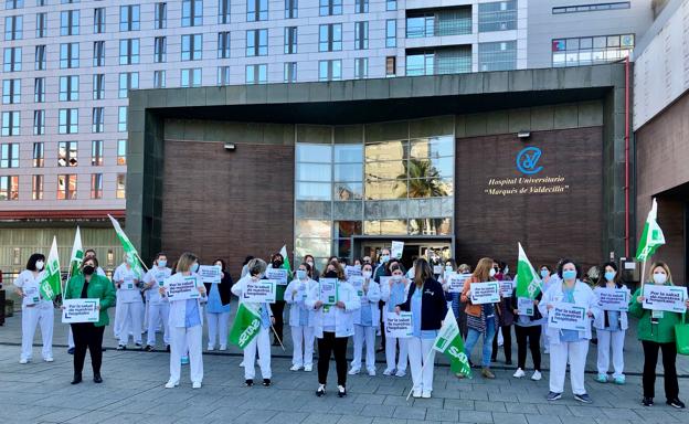 Enfermeras y fisioterapeutas protestan por la «extrema gravedad» de los hospitales