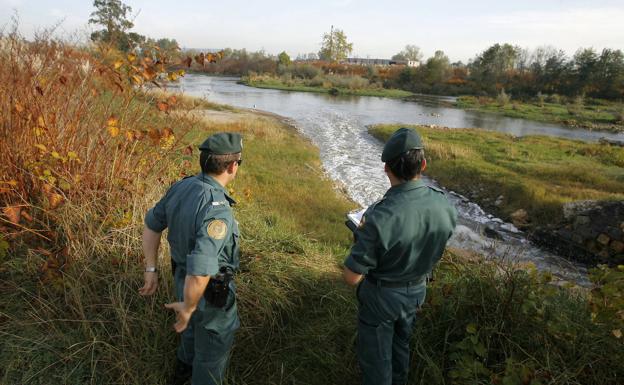 Organizaciones ecologistas denuncian ocho puntos de vertidos en el río Saja