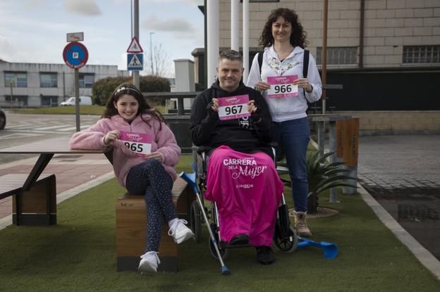 Solidaridad y superación detrás de los dorsales de la Carrera de la Mujer