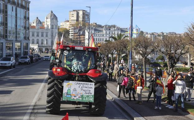 Cantabria lanza más de 10,5 millones en ayudas para paliar la situación «insufrible» de los ganaderos