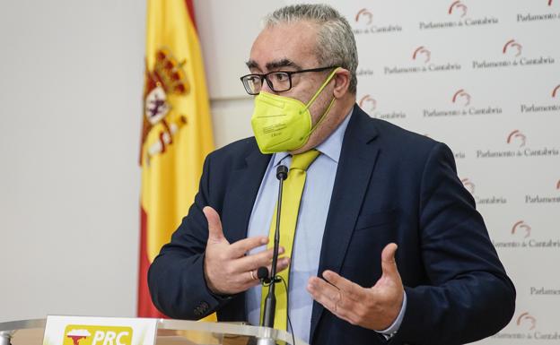 El Gobierno no cede ante la CEOE y los sindicatos y constituirá el CES el día 8