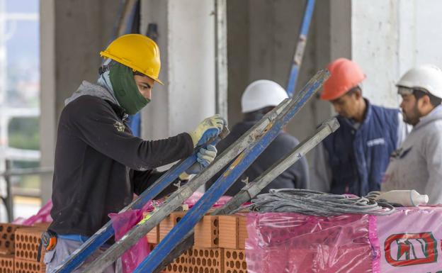 El sector de la construcción busca mano de obra de todo tipo de perfiles en Cantabria