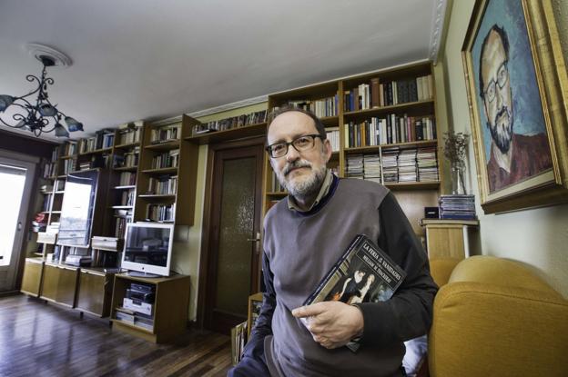 Enrique Álvarez novela en 'Marta, Marta' el debate sobre la existencia de Dios