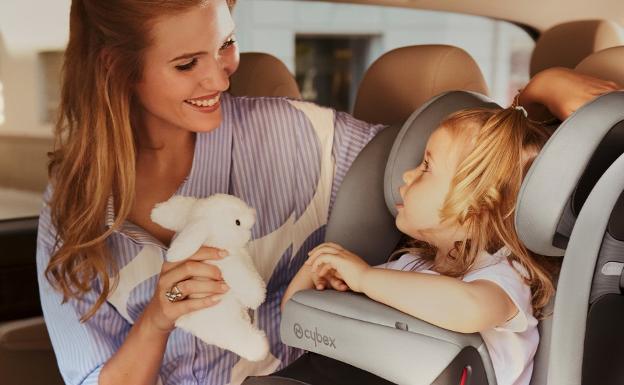 Menores en el coche: Qué sillita es la adecuada según su edad