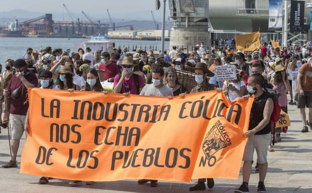 Los afectados por los parques eólicos de Cantabria se concentrarán el 13 de marzo en la Sierra del Escudo