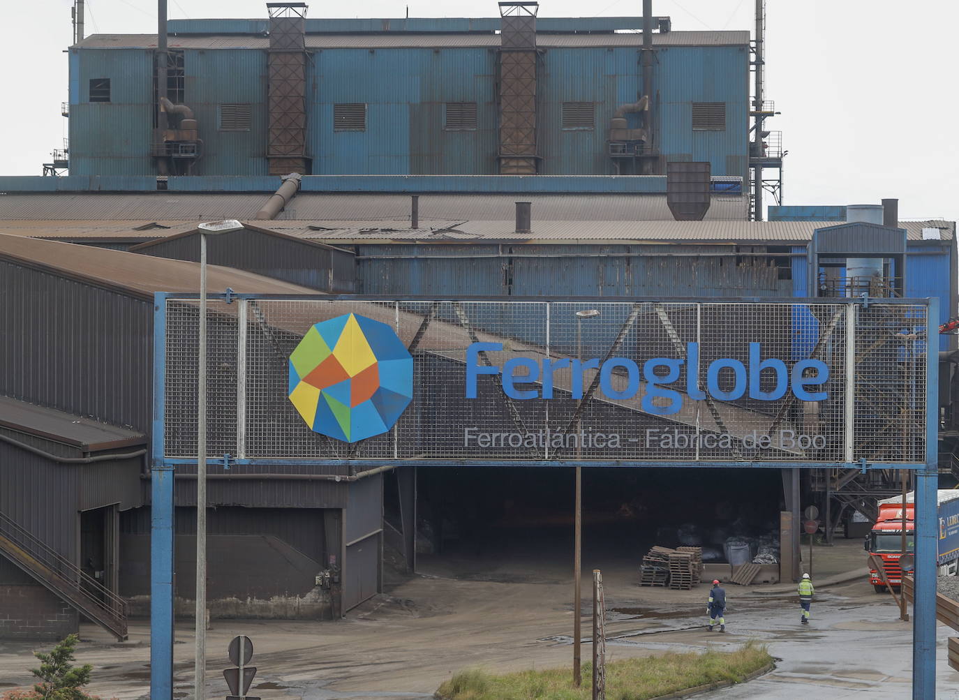 Ferroatlántica arranca a un octavo de capacidad en Boo de Guarnizo