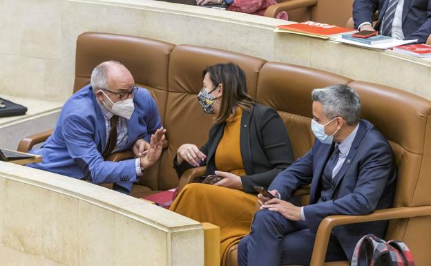 Miguel Rodríguez se despide del Parlamento y su sucesor tomará posesión esta semana