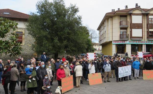 Los vecinos de Voto registran 1.100 firmas para exigir personal en su consultorio médico