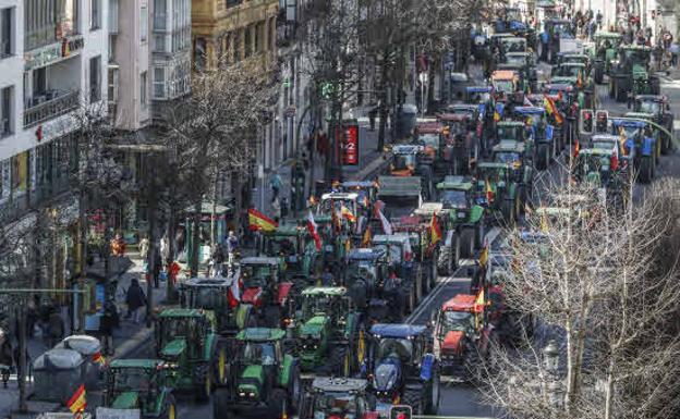 Más de 3.000 ganaderos cántabros protestarán en Madrid por el lobo, la caza y el precio de la leche