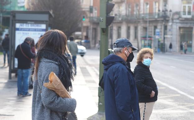 Cantabria suma otra muerte Covid y los nuevos casos caen a la mitad