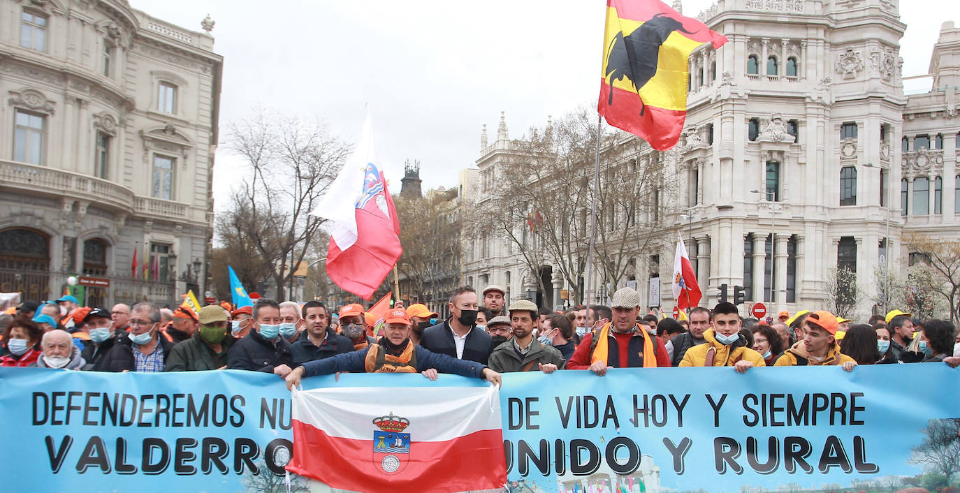 Más de cuatro mil cántabros se suman en Madrid al clamor en defensa del mundo rural