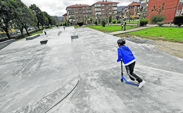 Cabezón pone al día su pista de skate de la Avenida de Europa