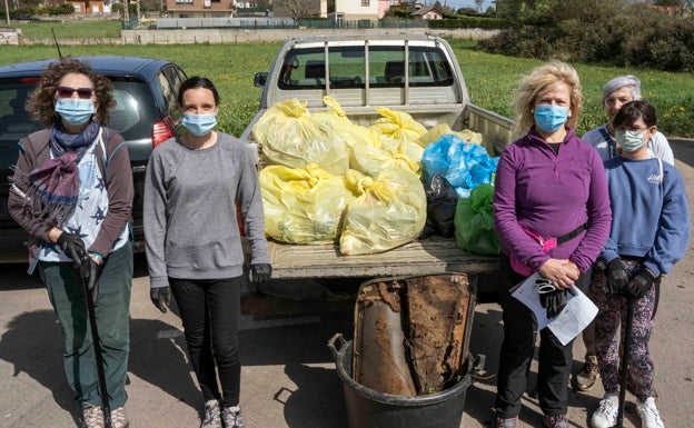 Camargo recogió 30,5 kilos de residuos en la desembocadura del arroyo Bolado