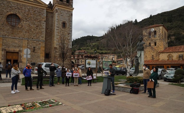 Homenaje en Potes al violinista Jesús de Monasterio