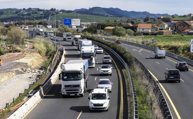 Máximo temor entre los empresarios y el Gobierno por los «graves efectos» del paro en el transporte