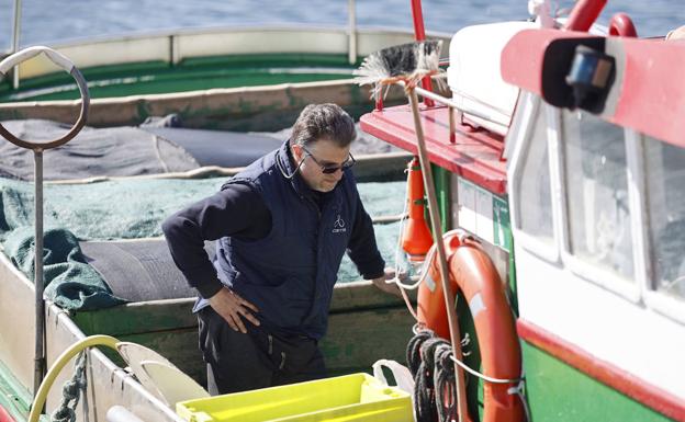 Los pescadores de cerco del Cantábrico seguirán amarrados a puerto hasta el lunes