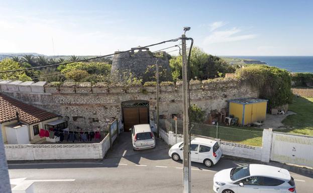 Los socialistas culpan al PP de haber perdido la titularidad pública del castillo de Corbanera