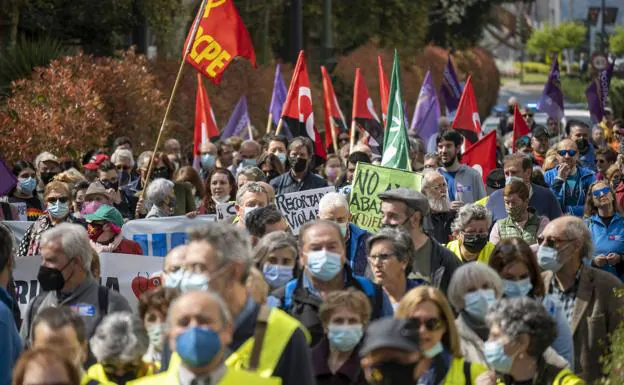 Varias organizaciones se unen en una marcha por la defensa de la sanidad pública en Santander