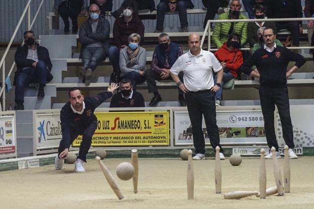 Las individualidades rescatan a Camargo ante la Bolística