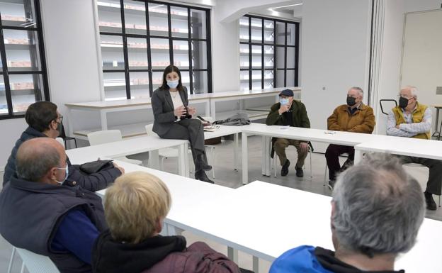 Igual, a los vecinos de Castilla-Hermida: «Adif ha dado un ultimátum sobre la reordenación ferroviaria»