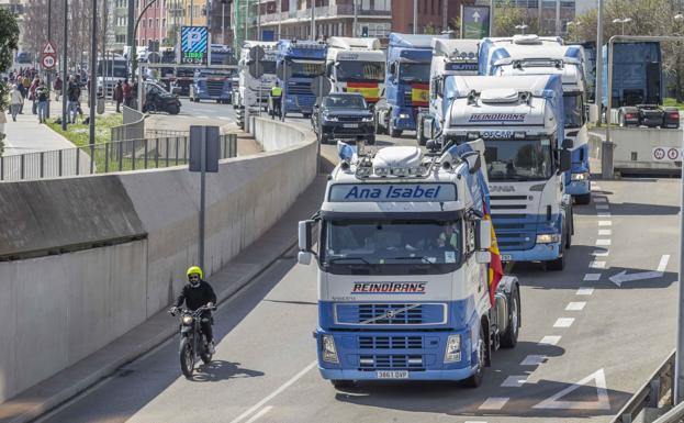 Cantabria afronta con «incertidumbre» la tercera semana de paro del transporte