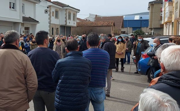 Cerca de 300 personas protestan por la falta de médicos en Matamorosa