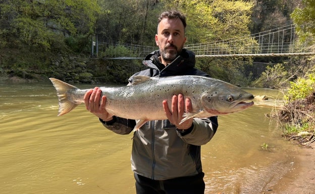 El campanu del Asón pesa 8,2 kilos