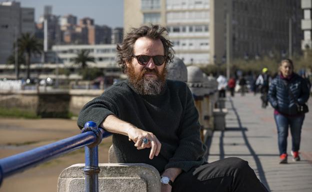 «Retrato ese mundo salvaje en el que el hombre se relaciona con todo desde la violencia»