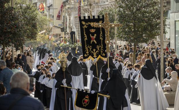 Así viven tres cofrades cántabros la Semana Santa